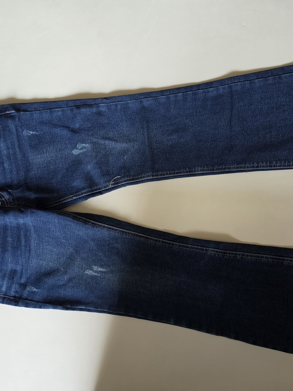 Classic Mid-Rise Jeans in Dark Blue